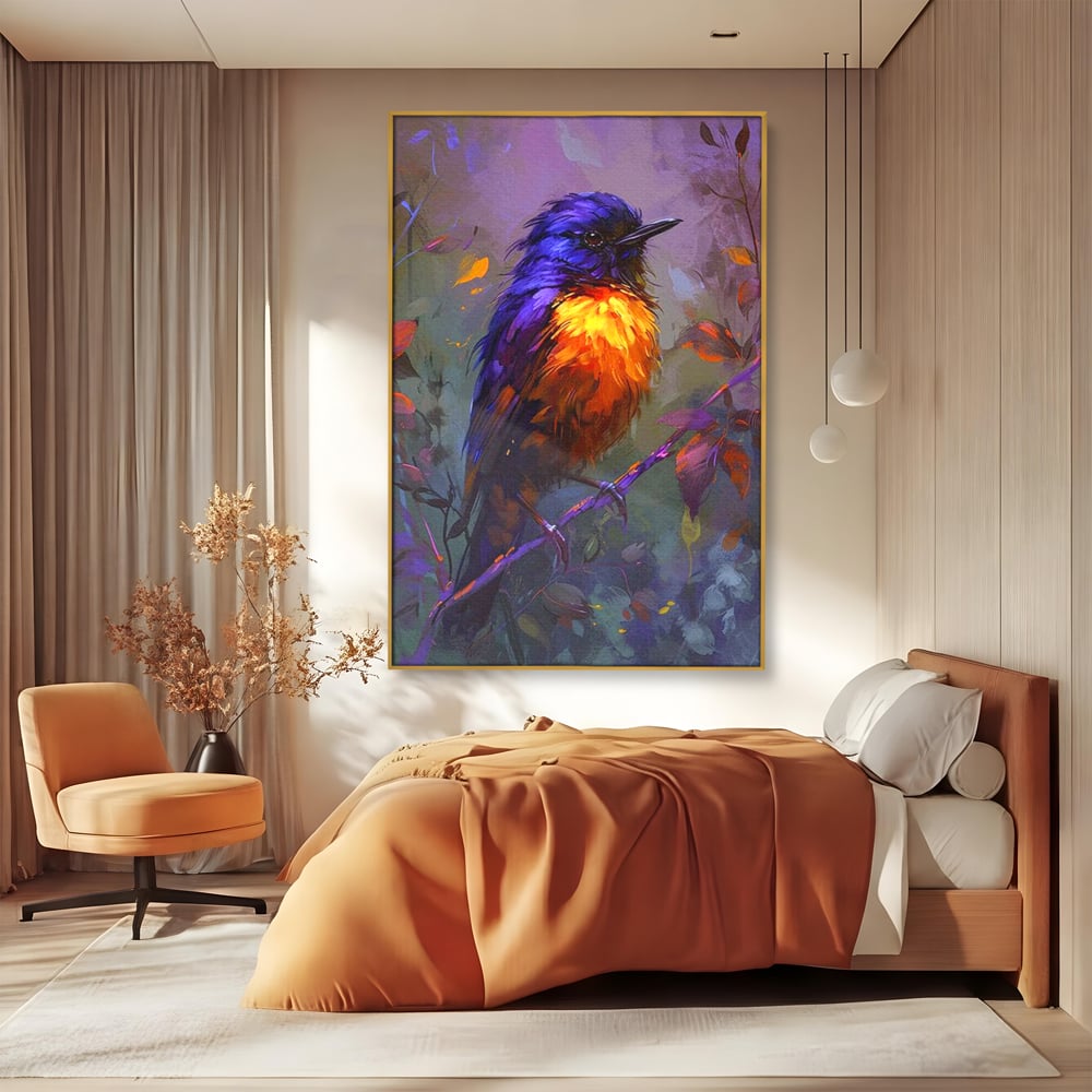 Tablou canvas cu tablou canvas cu pasare colorata pe ramura, in rama de aluminiu auriu, pe perete intr-un dormitor